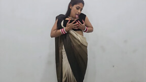 Indian Desi Bhabhi Fucked In Saree By Devar Blowjob